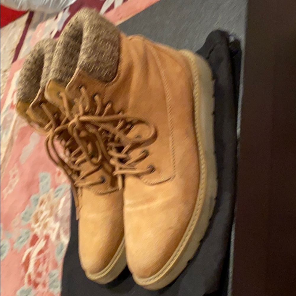 Cliffs by White Mountain